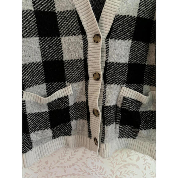FALL CLEARANCE Cozy Loft Black and White Checkered Cardigan XL - Picture 3 of 7